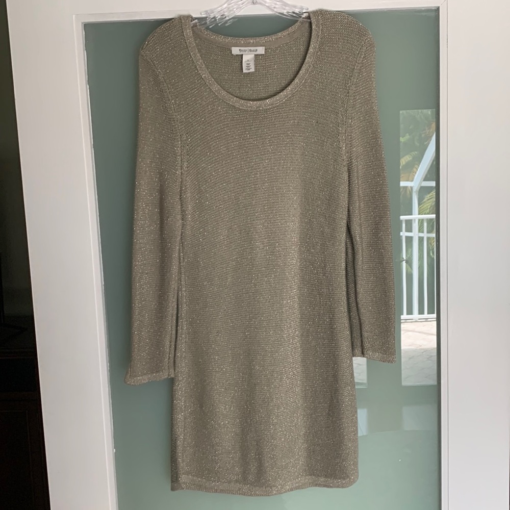 White House/ Black Market Tunic Top